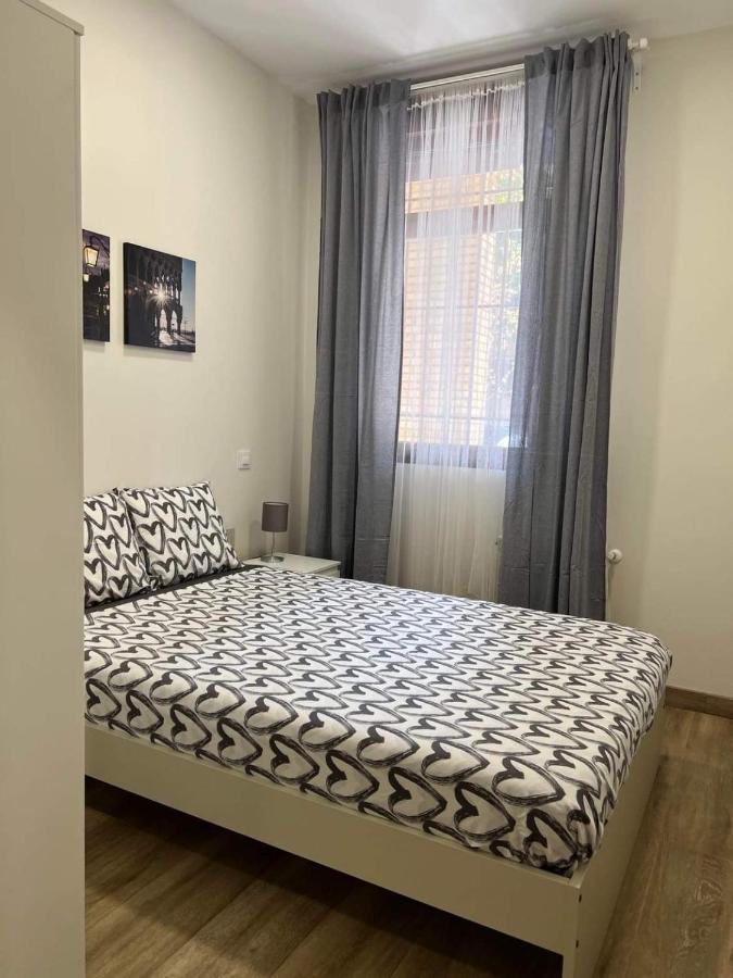 Pradalongo Lägenhet Madrid Exteriör bild